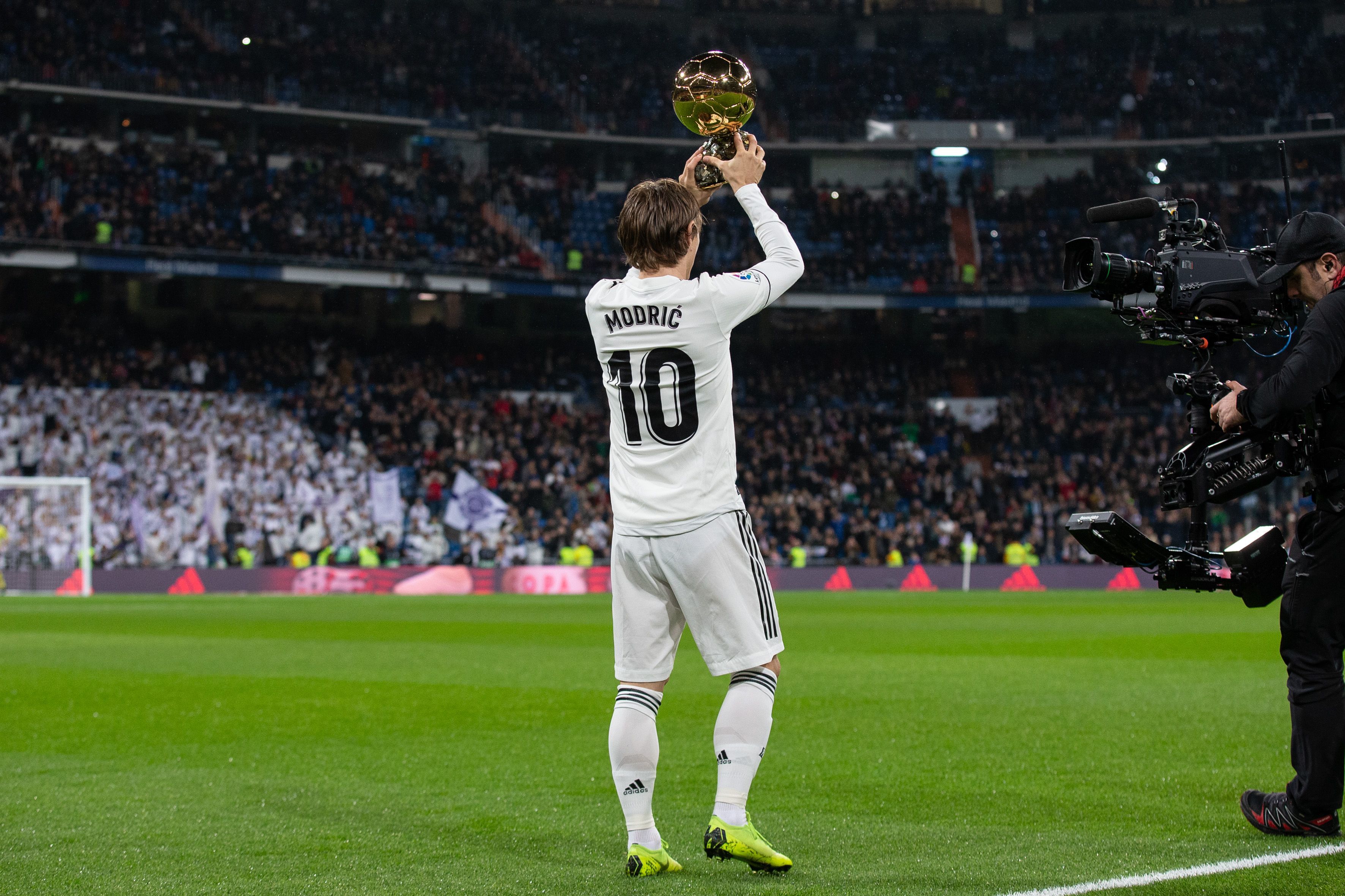 扑克中位置带来的优势（位置在扑克中的优势解析）